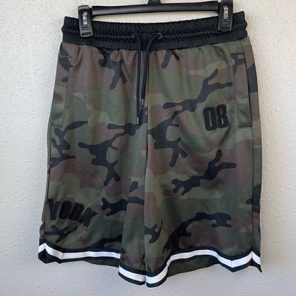 H&M Camo New York Shorts Size XS EUC